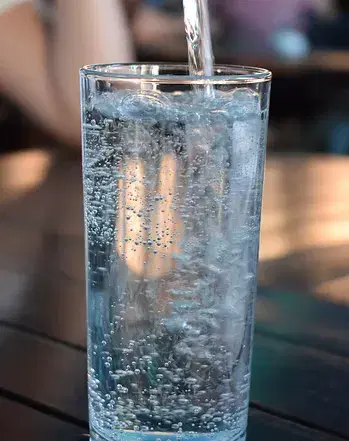 Verre de sève de bouleau